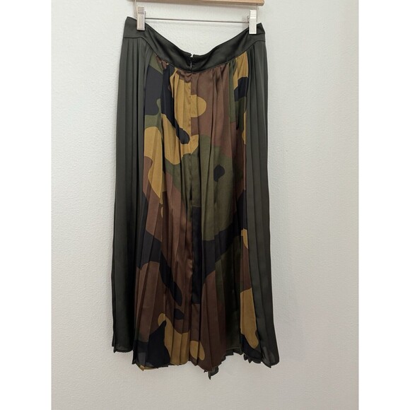 G-Star  A-LINE MIDI SKIRT  Pleated Green And Camo Silky Excellent Size Small S - Picture 3 of 8
